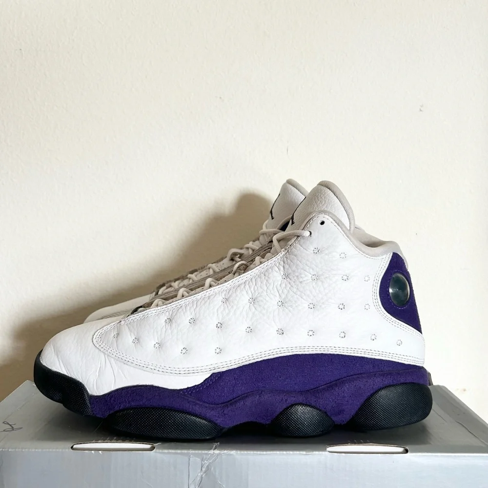 AUTHENTIC Jordan 13 Retro Lakers size 9 414571-105 2019 PRE-OWNED with OG BOX
